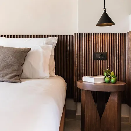 Aqua Terra Hotel