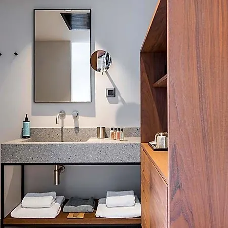 Aqua Terra 4*