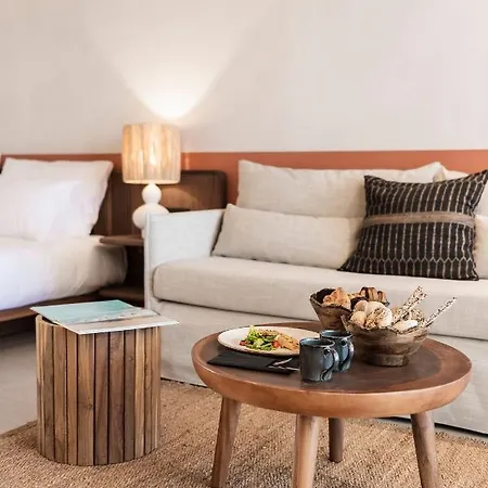 Aqua Terra Hotel